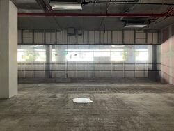 Middle Road (D7), Retail #522853241